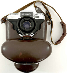 Kamera ZEISS IKON S-MATIC im Etui, dazu Blitzgerät, weiterer Body, ...
