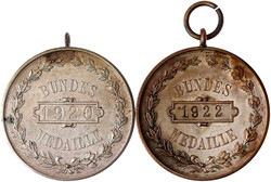 2 tragbare, altversilberte Bronzemedaillen 1920 und 1922 des ...