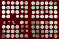 Münzkoffer mit ca. 160 Silbermünzen- und Medaillen aus aller Welt ...