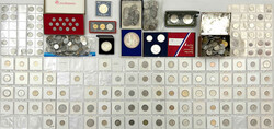 Karton mit Münzen und Medaillen aus aller Welt ab ca. 1800, dabei ...