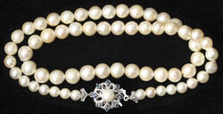 550.30: Jewelry, chains / pendants / necklaces