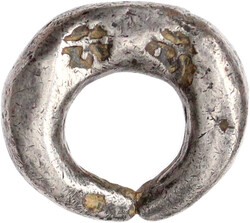 Ringförmiger Silberbarren zu 2/3 Tamlung (44,60 g). Mit Stempelungen ...