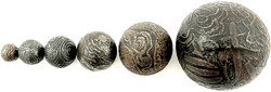 6 X Eisenkugelgeld in verschiedenen Größen, alle mit arab. ...