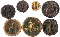 7 Bronzemünzen: Makedonien, Kuschans, Römer: Sesterzen Trajan, ...