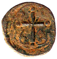 Follis 1098/1100. Nimbierte Christusbüste v.v. /Kreuz, an den Enden ...