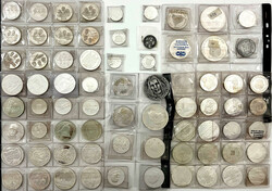 Karton mit 114 mod. Silbermedaillen. Politiker, Städteansichten, ...