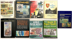 Karton mit 20 Katalogen, dabei u.a. 3 verschiedene World Paper Money ...
