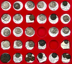 Schuber mit 31 Münzen der Parther und von Elymais/Persis, sowie ...