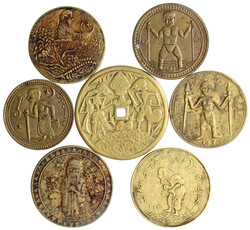 7 versch. magische Amulette des 20. Jh. Messing 41 bis 55 mm. sehr ...