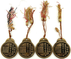 4 versch. Pferdemedaillons, Messing, sogenannte "Ma Pae" oder "Horse ...