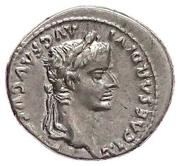 Denar 14/37, Lugdunum. Belorb. Kopf r./PONTIF MAXIM. Livia sitzt r., ...