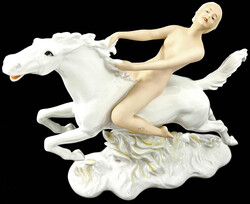 Porzellanfigur, nackte Amazone zu Pferd im Galopp. Hersteller ...