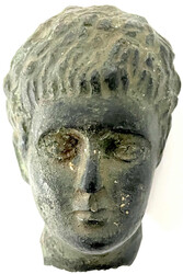 Bronzekopf (Fragment) einer Jünglingsskulptur, wohl 3. Jh. n. Chr. ...