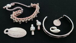 550.70: Jewelry, Lots