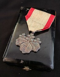 Miscellaneous. Others. Silver "Eighth Class White Paulownia Leaf ...