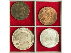Lote 4 monedas 1 Baiocco 1801 y 1802 y 2 medallas Juan Pablo II. 1801 ...
