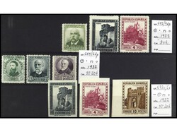 ESPAÑA. VARIEDADES. 2 Fichas conteniendo 17 sellos con variedades de ...