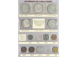 Interesante colección de monedas del Estado Español en álbum. ...