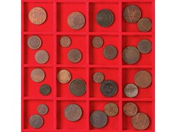 Lote 28 monedas 1 (5), 2 (12), 5 Mazunas (11). 1320 a 1340 d.H. AE. A ...