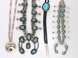 550.30: Schmuck, Ketten / Colliers / Anhänger