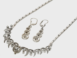550.30: Jewelry, chains / pendants / necklaces