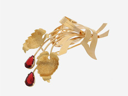 550.40: Jewelry, brooches and pins