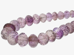 550.30: Schmuck, Ketten / Colliers / Anhänger