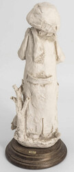 Giuseppe Armani, "fröstelnder Junge", Resin, runder Holzsockel, am ...