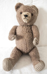 Alter Teddy, hart gestopft, Höhe: ca. 50 cm.  Automatically ...