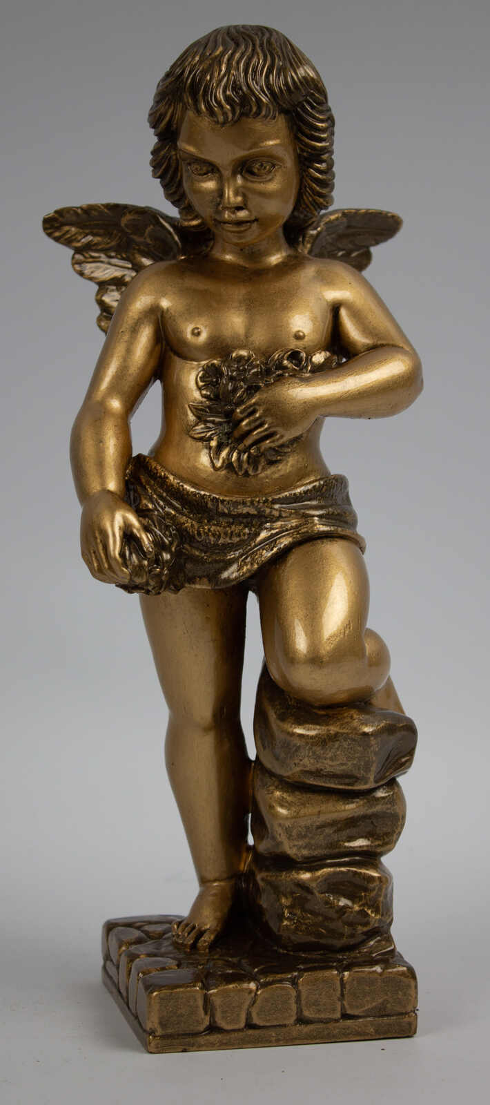 dekorative Figur "Putto auf Sockel der Blumen hält" seitlich BJ. ...