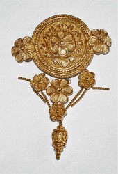 550.40: Schmuck, Broschen / Nadeln
