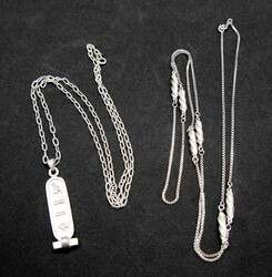 550.30: Schmuck, Ketten / Colliers / Anhänger