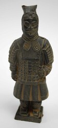 Terrakotta Krieger, China. Rückseitig kleine Beschädigung. Höhe ca ...