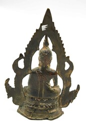 kleine Buddha Figur in der Meditationshaltung auch bekannt als Dhyana ...