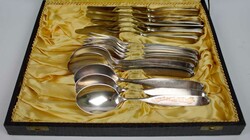 Versilbertes Besteck Set, bestehend aus 6 Löffel, 6 Gabeln und 6 ...