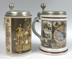 2 Bierkrüge mit Zinndeckel und Daumendrücker. 1x Heinrich - ...