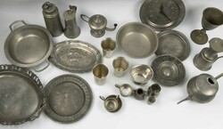 großes Lot Metallwaren aus Auflösung, dabei Tabletts, ...