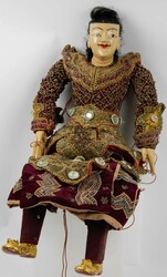 Burmesische Marionette, Yoke thé, handgenähtes Kleid, geschnitzt. ...