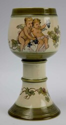 Weinkelch "Amoretten beim Trauben essen" aus der Jahrhundertwende von ...