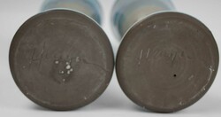 2 Keramikkelche, lasiert. Höhe ca. 21,5 cm. Am Boden ...