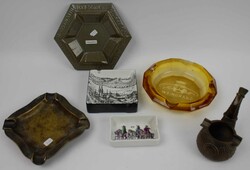 Lot Aschenbecher, verschiedene Materialen, dabei Glas ...