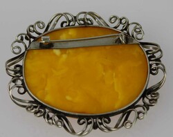 Grosse Bernsteinbrosche in Silbermontur. Länge ca. 6,3 cm, Breite ca ...