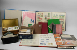 1 Karton voll Philatelie aus Auflösung, dabei auch ältere Stücke, ...