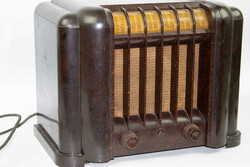 Röhrenradio der Marke "Lumophon" antikes Stück. Nicht auf Funktion ...