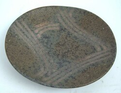 Keramikschale, Rustikale, gesprenkelte Glasur in erdigen Tönen mit ...