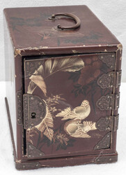 China, Reise - Schatulle, Rotlack, abschließbar, innen drei ...