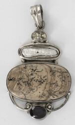 Anhänger aus 925er Silber, besetzt mit Jaspis, Citrin und Granat. ...