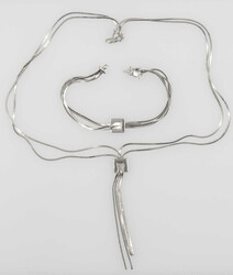 Silber Schmuckset, bestehend aus Collier und passendem Armband. ...