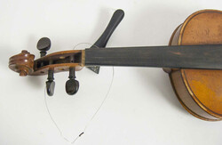 Deutsche Geige um 1900 mit Bogen im Kasten, Restaurationsbedürftig. ...