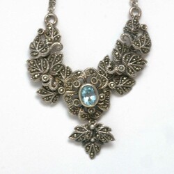 Collier, 925er Silber, besetzt mit Blautopas und Markasiten. Länge ...